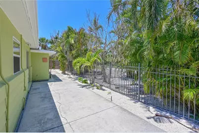 5924 Gulf Of Mexico Drive, Longboat Key, FL 34228 - Photo 30