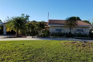 2745 Cardwell Way, Sarasota, FL 34231 - Photo 2