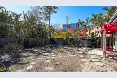 132 Harrison Drive, Sarasota, FL 34236 - Photo 16