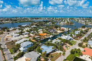 602 Baronet Ln, Holmes Beach, FL 34217 - Photo 2