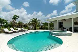 603 Emerald Ln, Holmes Beach, FL 34217 - Photo 48