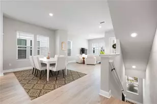 2408 Ezzell Ct, Sarasota, FL 34237 - Photo 6