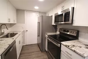 4119 61st Ave Terrace W, Bradenton, FL 34210 - Photo 2
