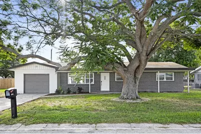 3303 32nd Street W, Bradenton, FL 34205 - Photo 2