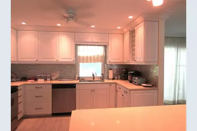 4700 Greencroft Road, Sarasota, FL 34235 - Photo 8