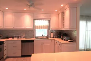 4700 Greencroft Rd, Sarasota, FL 34235 - Photo 8