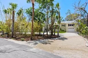 7320 Melaleuca Way, Siesta Key, FL 34242 - Photo 10