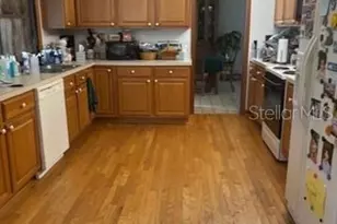 1212 Candlewood Dr, Lakeland, FL 33813 - Photo 4