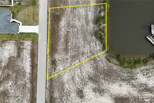 4016 NW 42nd Pl NW, Cape Coral, FL 33993 - Photo 4