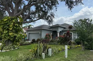 817 Tallgrass Ln, Bradenton, FL 34212 - Photo 2