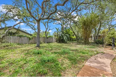 8255 Longbay Boulevard, Sarasota, FL 34243 - Photo 38