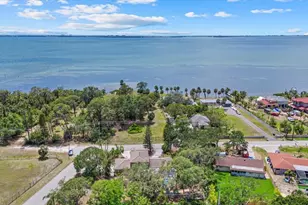 8255 Longbay Blvd, Sarasota, FL 34243 - Photo 48