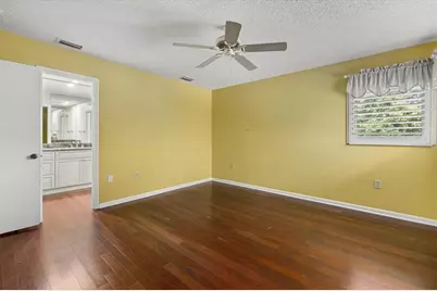 8255 Longbay Boulevard, Sarasota, FL 34243 - Photo 22