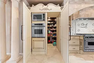 290 N Washington Dr, Sarasota, FL 34236 - Photo 18