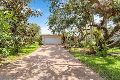 4443 Robin Hood Trail W, Sarasota, FL 34232 - Photo 2