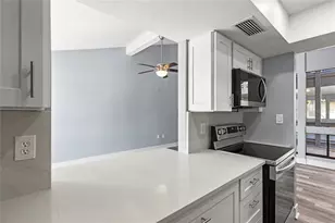 800 S Boulevard of the Presidents, Sarasota, FL 34236 - Photo 14