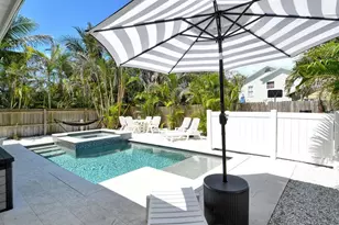 2908 Gulf Dr, Holmes Beach, FL 34217 - Photo 2