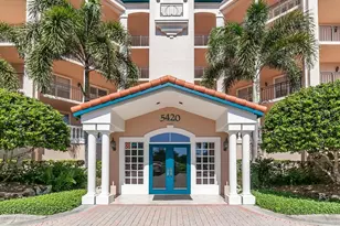 5420 Eagles Point Cir, Sarasota, FL 34231 - Photo 4