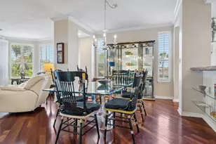 5420 Eagles Point Cir, Sarasota, FL 34231 - Photo 8