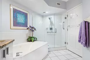 5420 Eagles Point Cir, Sarasota, FL 34231 - Photo 26