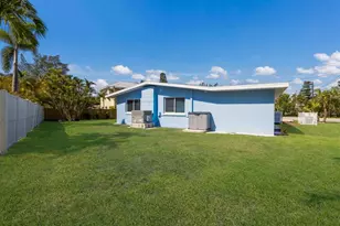 237 85th St, Holmes Beach, FL 34217 - Photo 34