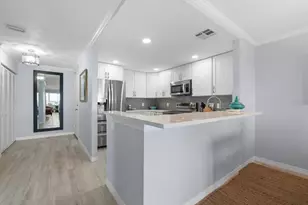 1255 E Peppertree Dr, Sarasota, FL 34242 - Photo 10