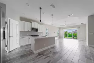 2625 Star Apple Wy, Sarasota, FL 34240 - Photo 4