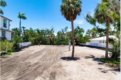 208 Oak Avenue, Anna Maria, FL 34216 - Photo 1