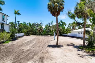 208 Oak Ave, Anna Maria, FL 34216 - Photo 1