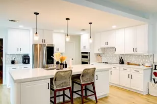 1720 Spring Creek Dr, Sarasota, FL 34239 - Photo 8