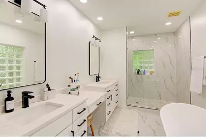 1720 Spring Creek Drive, Sarasota, FL 34239 - Photo 38