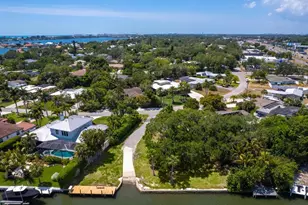 7614 Peninsular Dr, Sarasota, FL 34231 - Photo 50