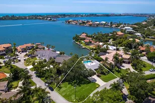 7614 Peninsular Dr, Sarasota, FL 34231 - Photo 2