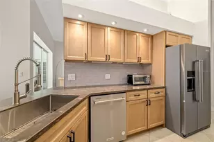 3988 Berlin Dr, Sarasota, FL 34233 - Photo 14