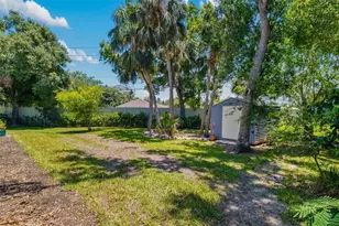 3988 Berlin Dr, Sarasota, FL 34233 - Photo 56