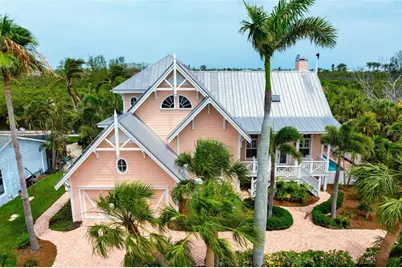 512 77th Street, Holmes Beach, FL 34217 - Photo 4