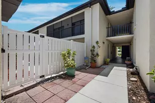 6110 Country Club Way, Sarasota, FL 34243 - Photo 8