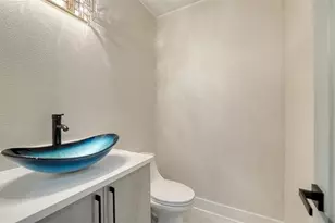 1607 Flower Dr, Sarasota, FL 34239 - Photo 40