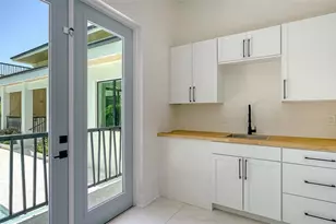 1607 Flower Dr, Sarasota, FL 34239 - Photo 68