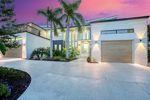 1607 Flower Dr, Sarasota, FL 34239 - Photo 1