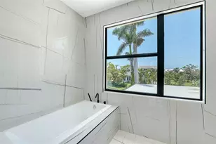 1607 Flower Dr, Sarasota, FL 34239 - Photo 70