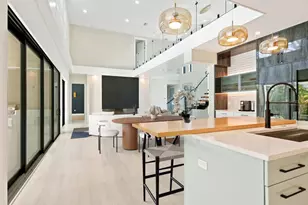 1607 Flower Dr, Sarasota, FL 34239 - Photo 12