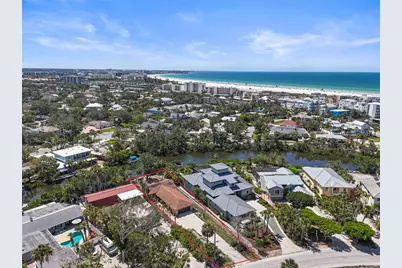 30 Island Circle, Sarasota, FL 34242 - Photo 2