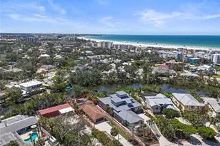 30 Island Cir, Sarasota, FL 34242 - Photo 2