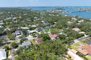 1671 South Dr, Sarasota, FL 34239 - Photo 78