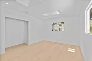 2410 Floyd St, Sarasota, FL 34239 - Photo 16