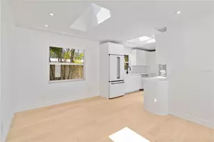 2410 Floyd St, Sarasota, FL 34239 - Photo 12