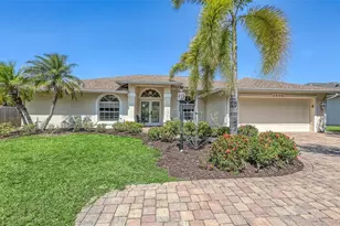5698 Country Walk Ln, Sarasota, FL 34233 - Photo 4