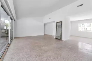 130 N Adams Dr, Sarasota, FL 34236 - Photo 10