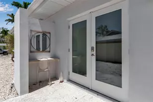 130 N Adams Dr, Sarasota, FL 34236 - Photo 56